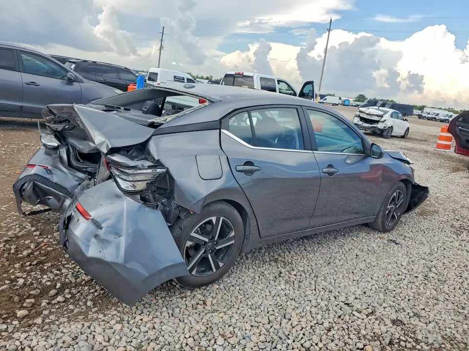 2025 NISSAN SENTRA SV  