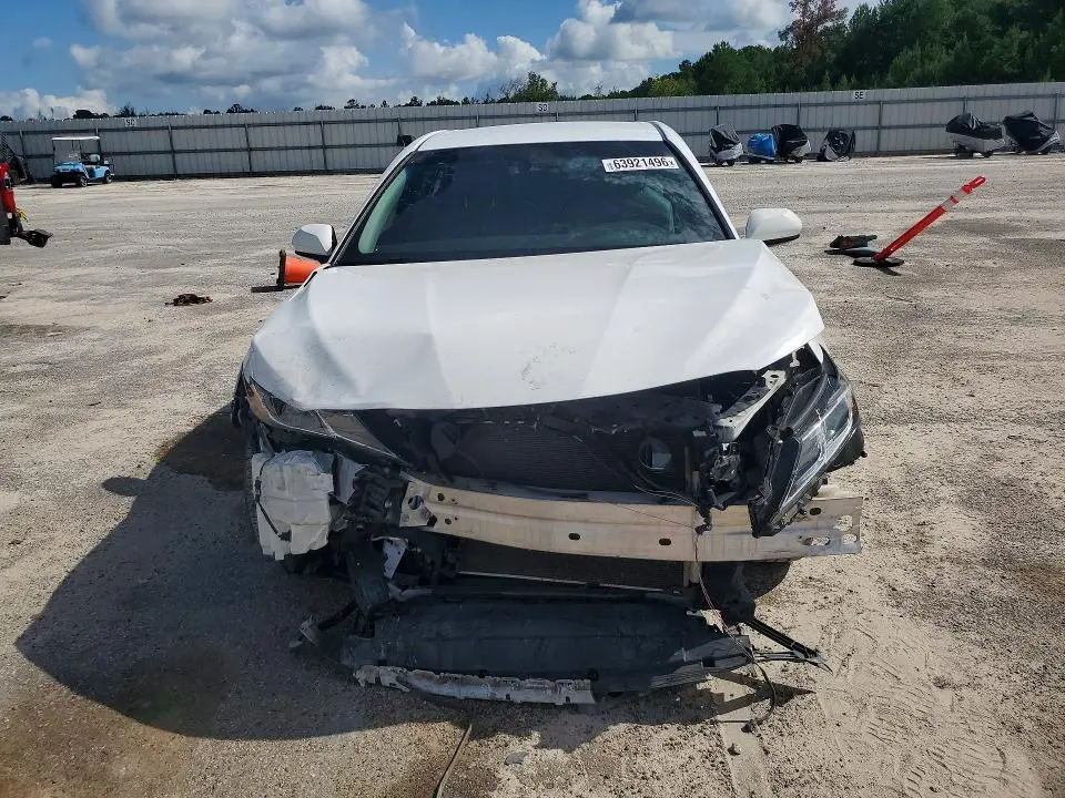 2018 TOYOTA CAMRY SE  