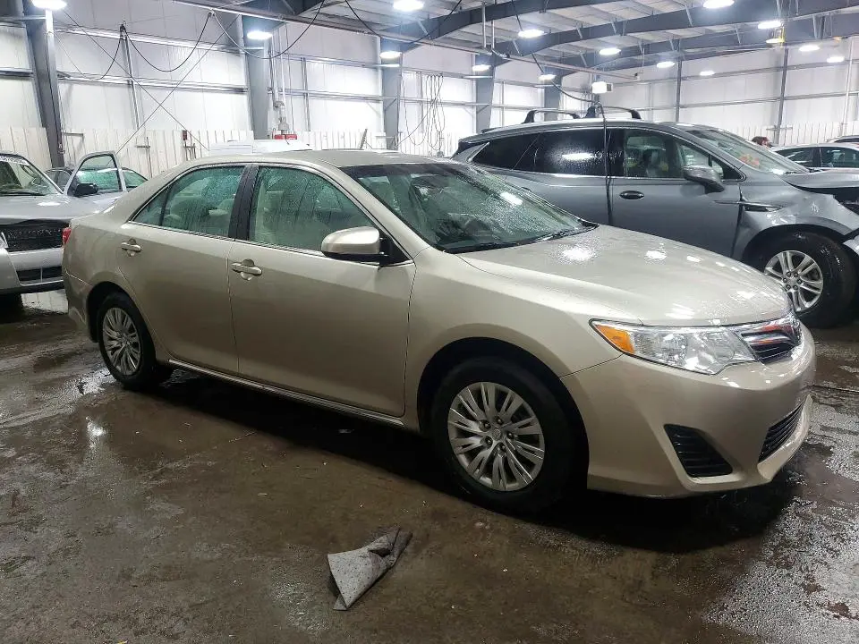2014 TOYOTA CAMRY LE  