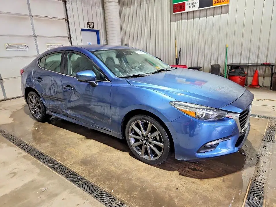 2018 MAZDA 3 TOURING  