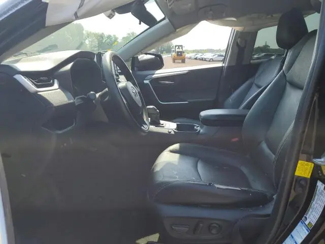 2020 TOYOTA RAV4 XLE  