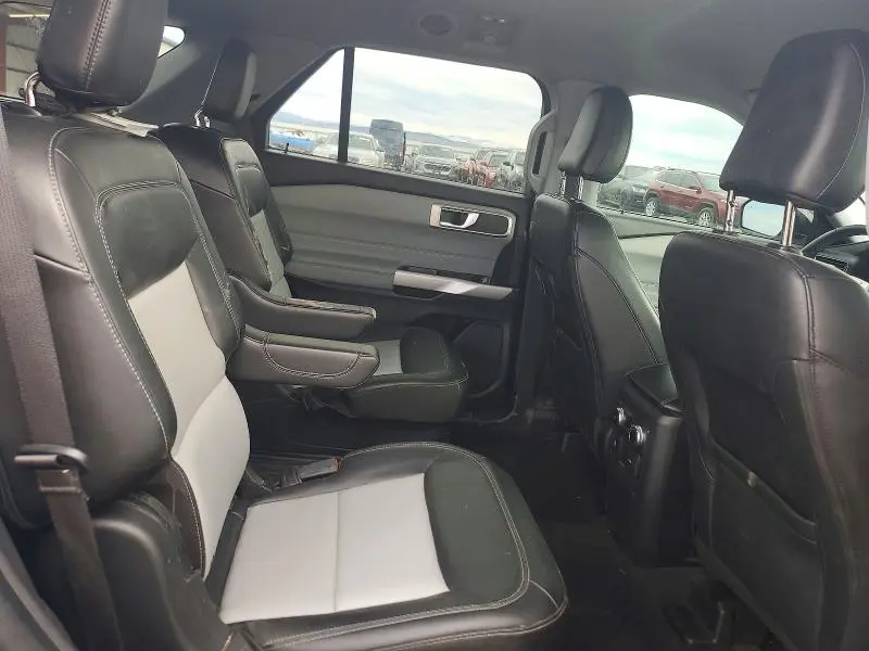 2022 FORD EXPLORER XLT  