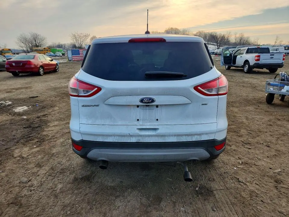 2016 FORD ESCAPE SE  