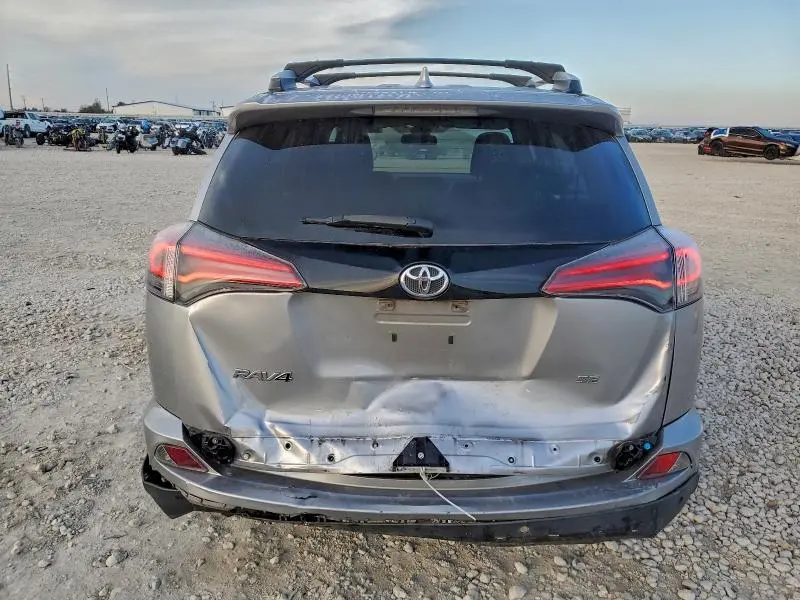 2016 TOYOTA RAV4 SE  