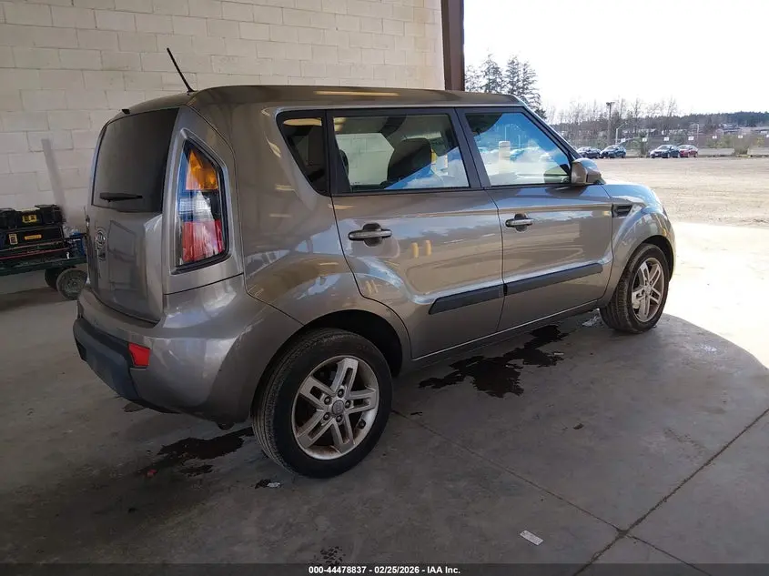 2011 KIA SOUL +