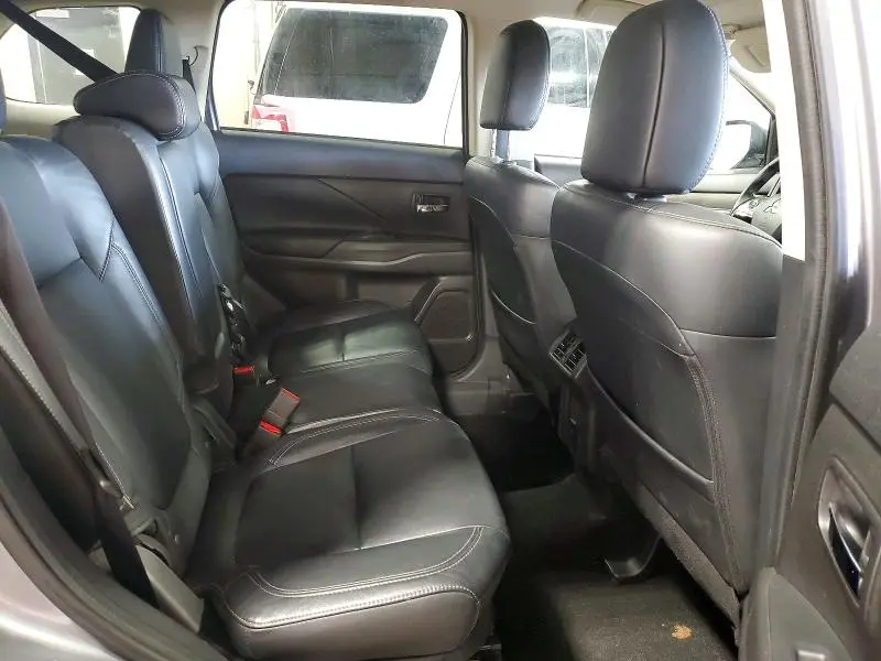 2020 MITSUBISHI OUTLANDER SE  