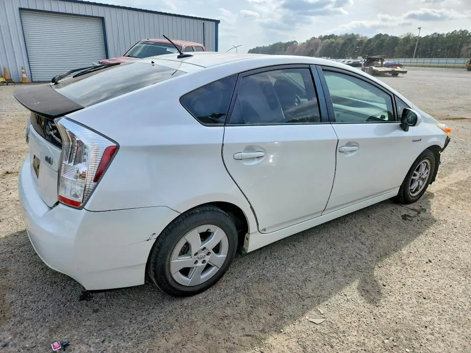 2011 TOYOTA PRIUS THREE  