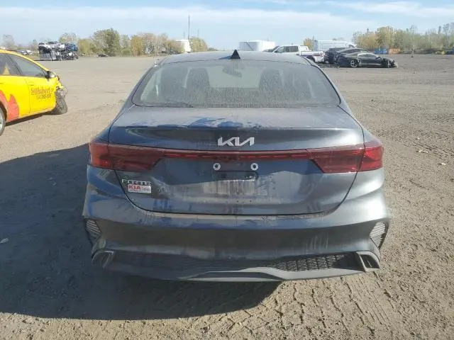 2023 KIA FORTE LX  