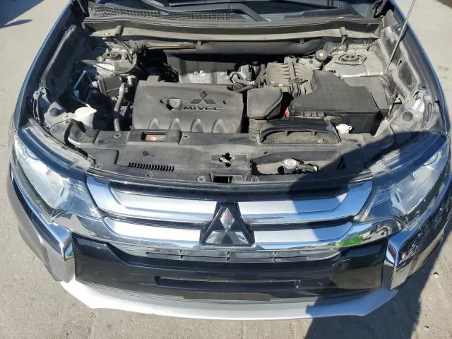 2017 MITSUBISHI OUTLANDER SE