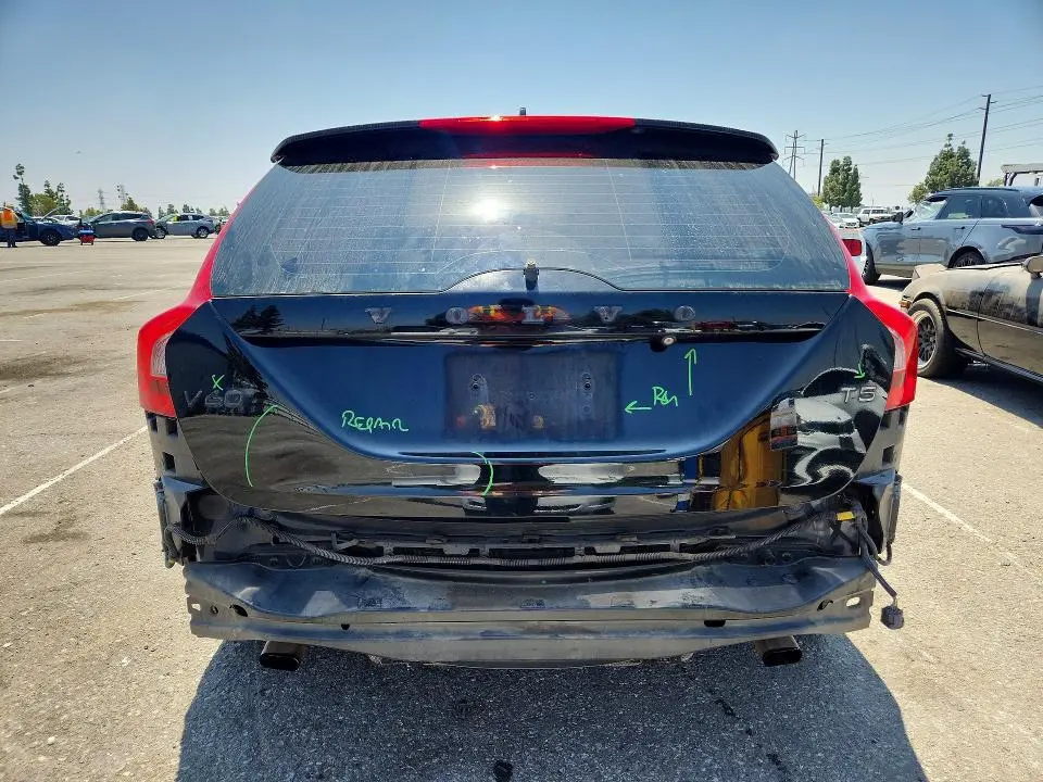2015 VOLVO V60 PREMIER  