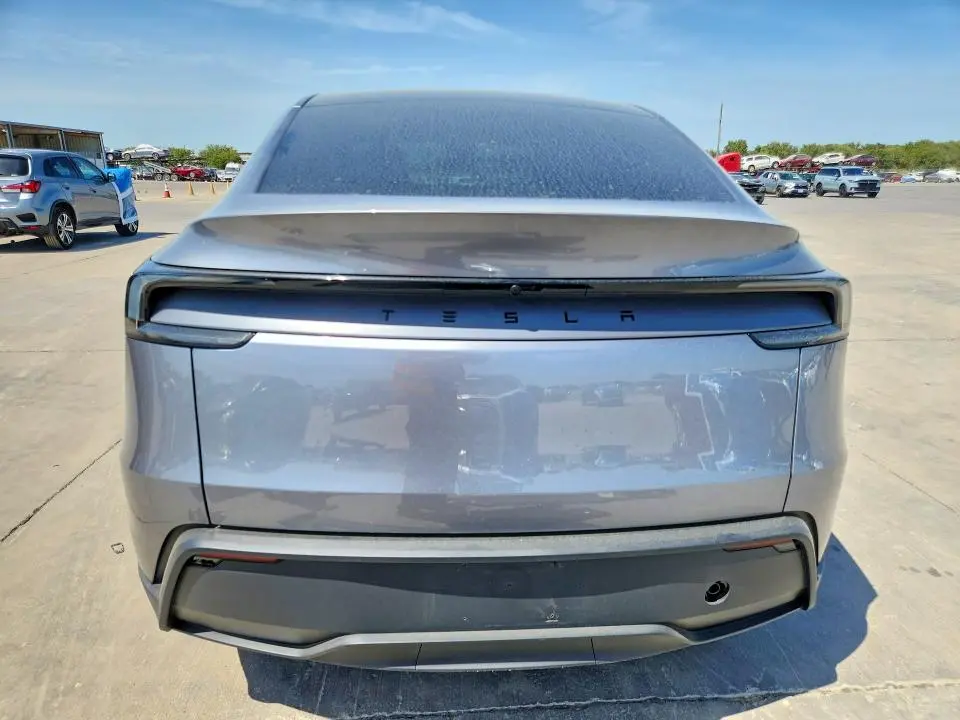 2026 TESLA MODEL Y   