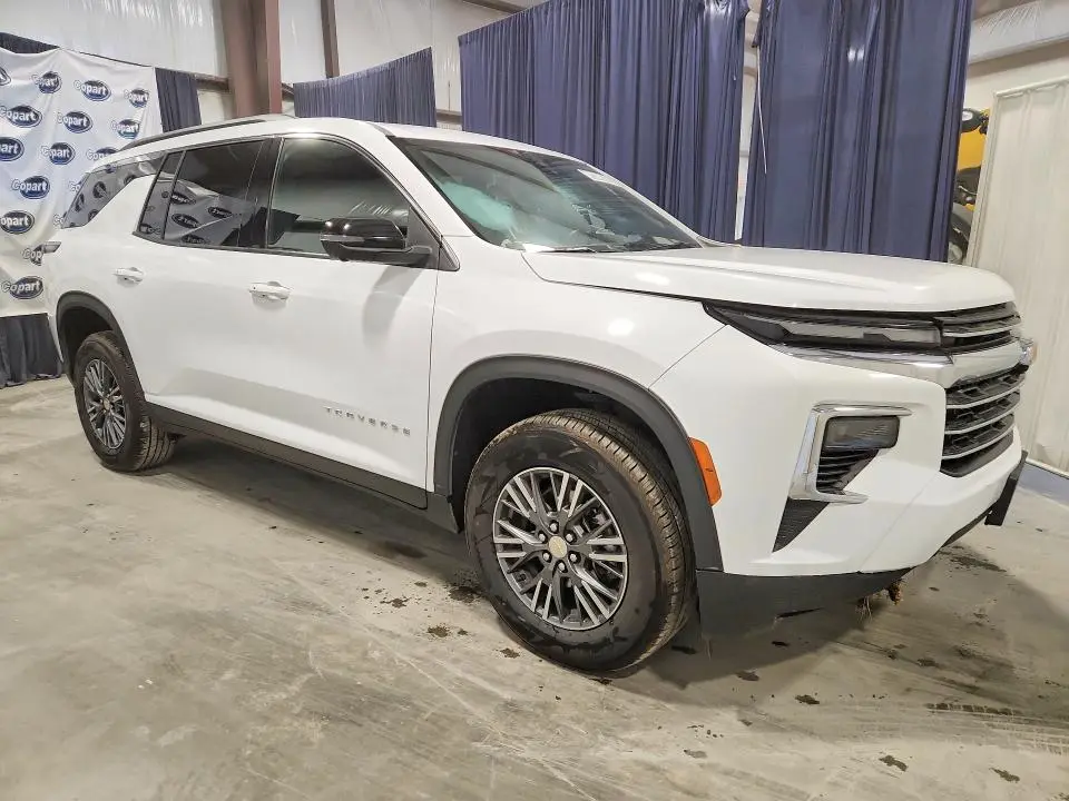 2024 CHEVROLET TRAVERSE LT  
