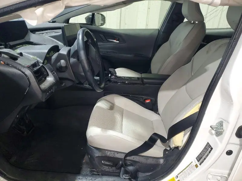 2023 TOYOTA PRIUS XLE  