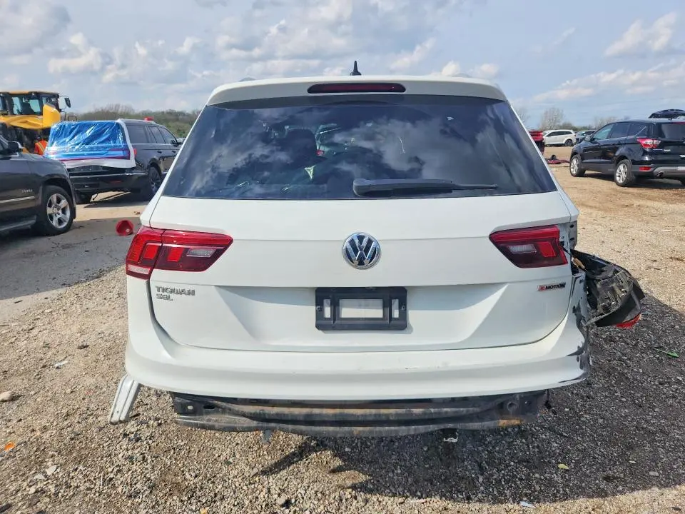 2021 VOLKSWAGEN TIGUAN SE  