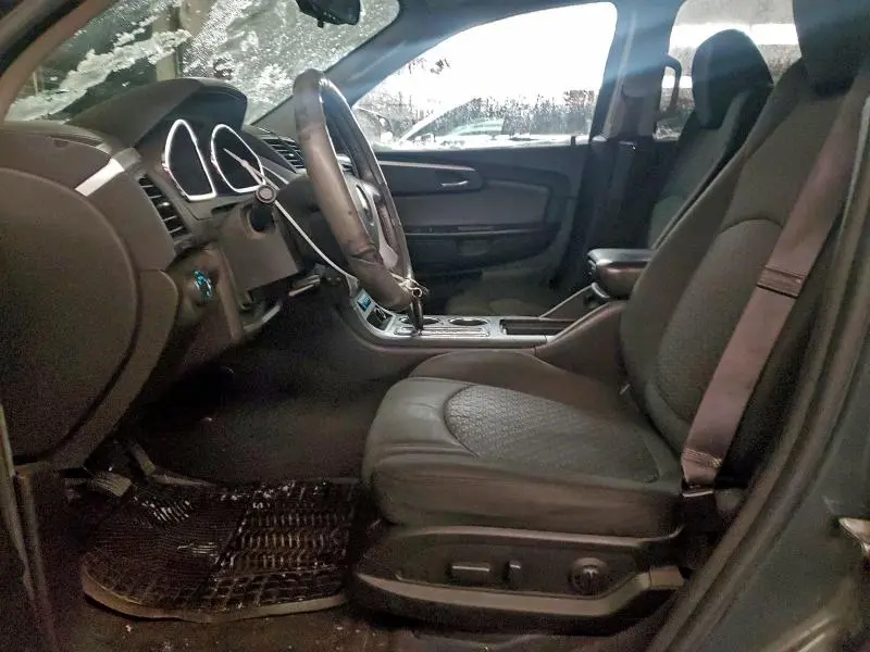 2011 CHEVROLET TRAVERSE LT  