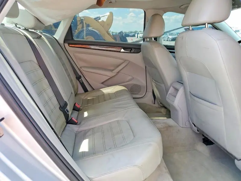 2012 VOLKSWAGEN PASSAT SEL  