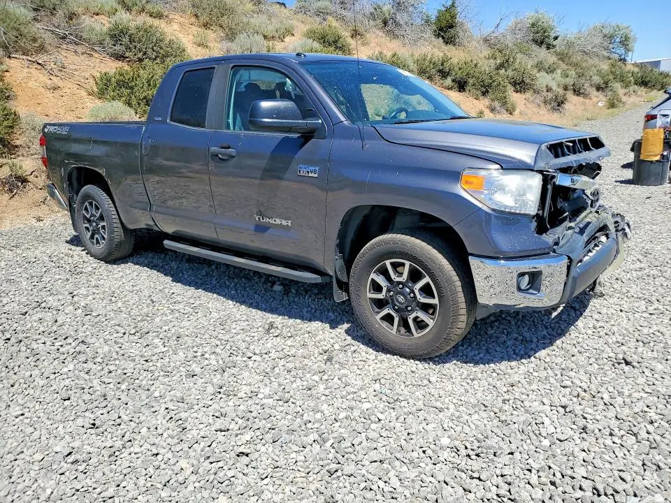 2017 TOYOTA TUNDRA SR5  