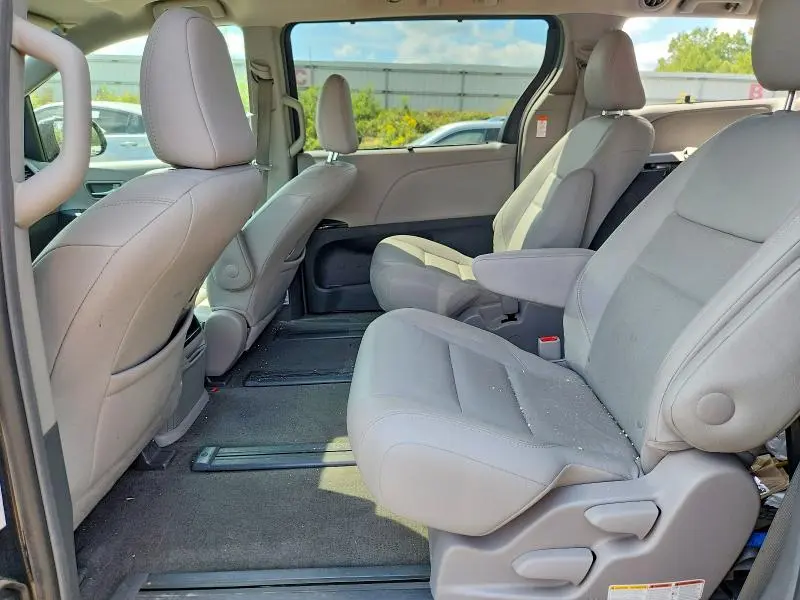 2017 TOYOTA SIENNA XLE 7-PASSENGER  