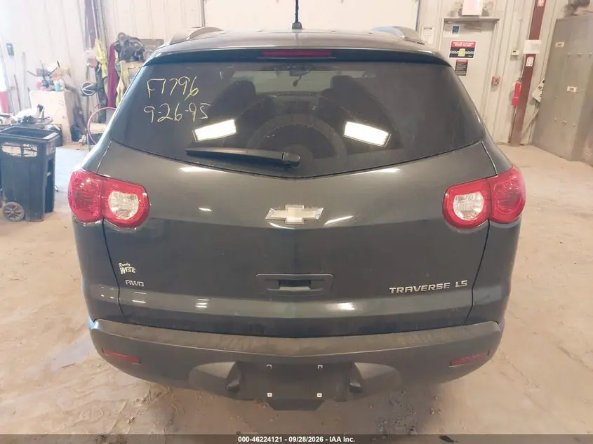 2011 CHEVROLET TRAVERSE LS