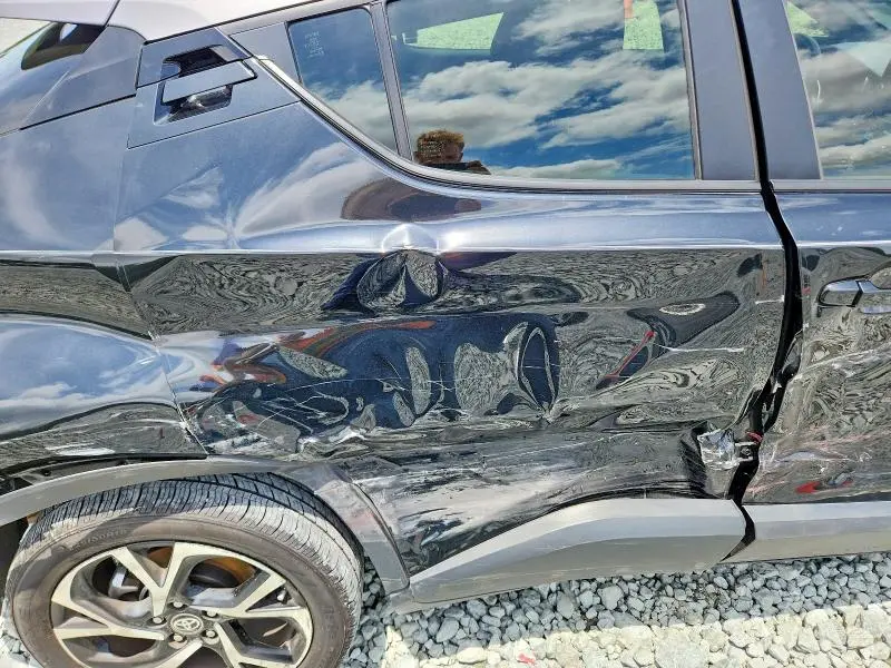 2020 TOYOTA C-HR XLE  