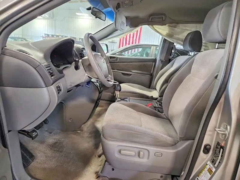 2010 TOYOTA SIENNA LE 7-PASSENGER  