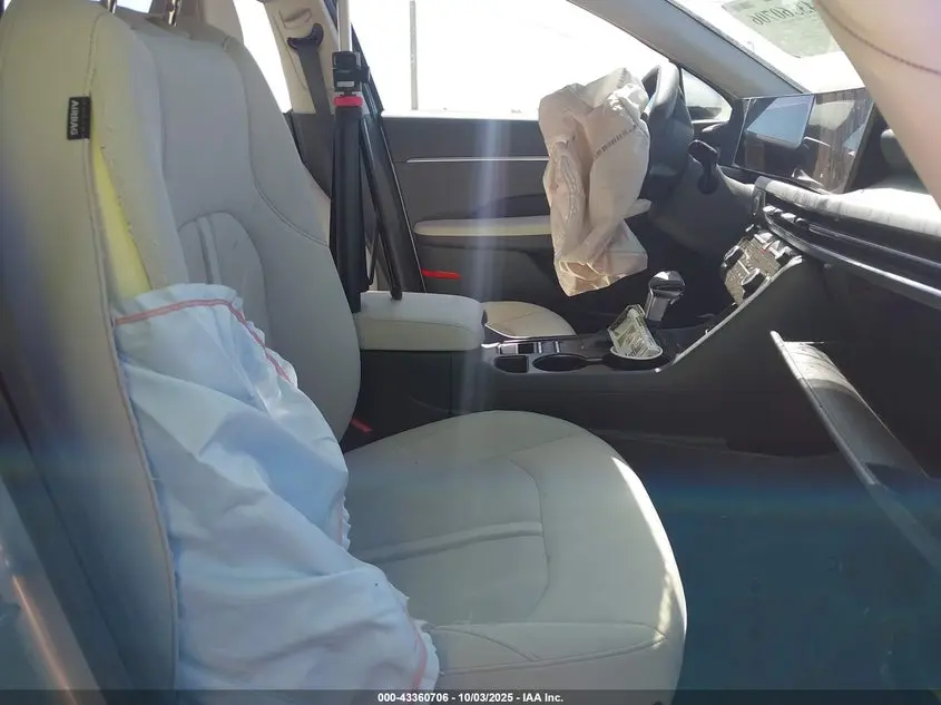 2025 HYUNDAI SONATA SE