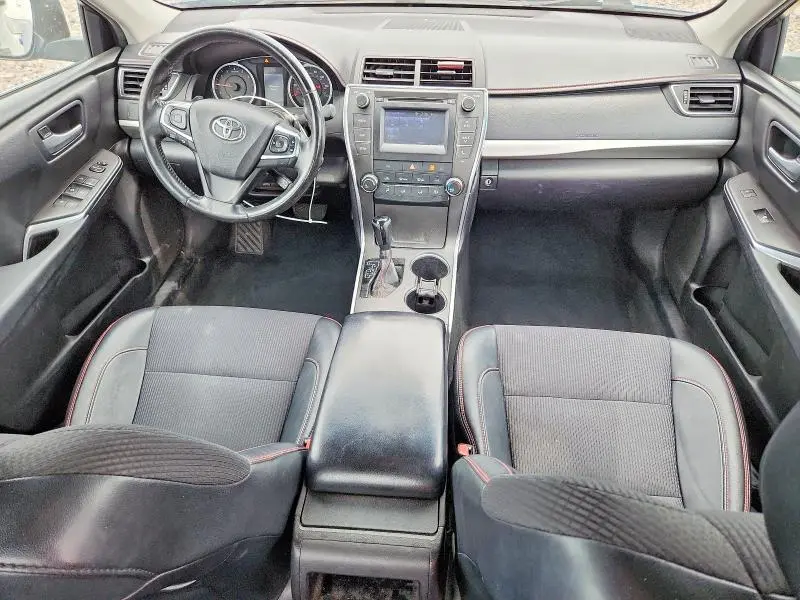 2017 TOYOTA CAMRY SE  