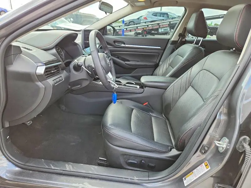 2024 NISSAN ALTIMA SR  