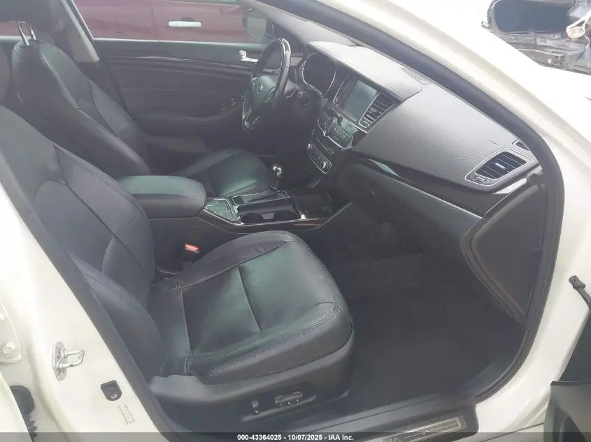 2016 KIA CADENZA PREMIUM