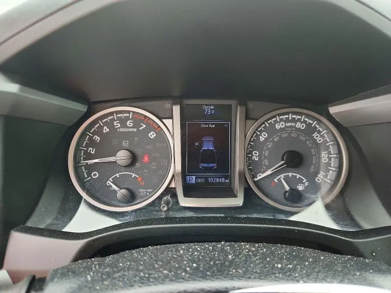 2020 TOYOTA TACOMA SR5 V6  