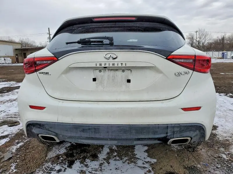 2017 INFINITI QX30 BASE  