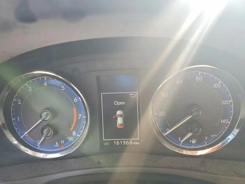2017 TOYOTA COROLLA SE  
