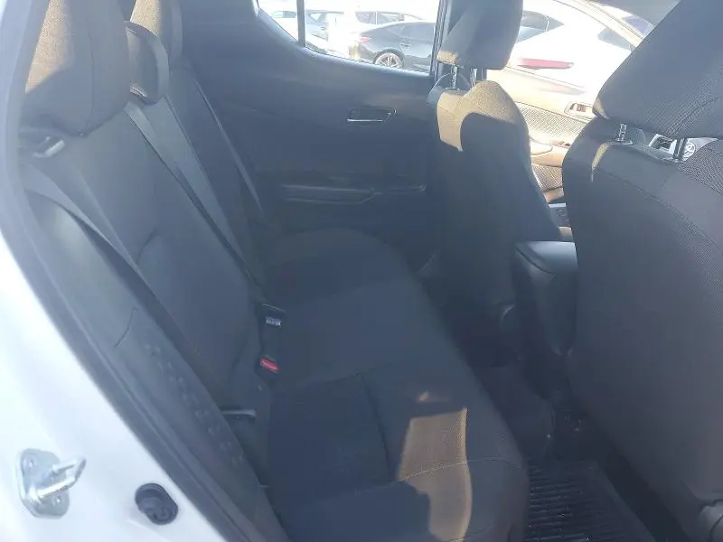 2021 TOYOTA C-HR XLE  