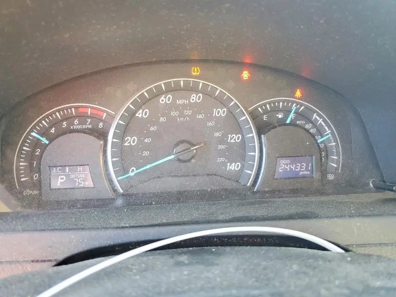 2013 TOYOTA CAMRY LE  