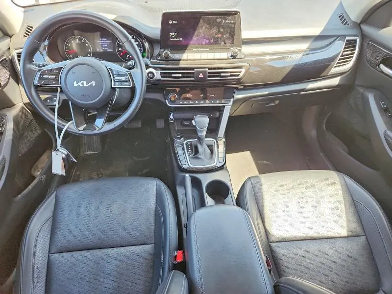 2022 KIA SELTOS EX  