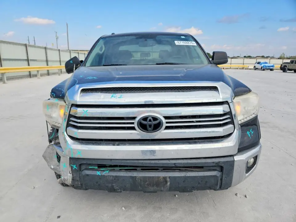2017 TOYOTA TUNDRA CREWMAX SR5  