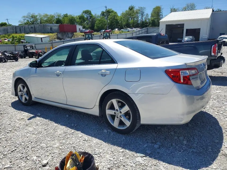2013 TOYOTA CAMRY SE  
