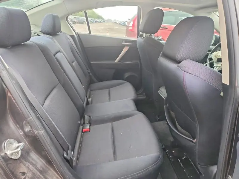 2010 MAZDA 3 S  