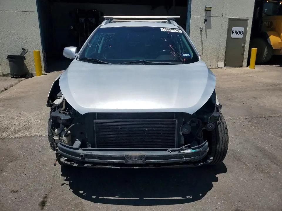 2015 HYUNDAI TUCSON SE  