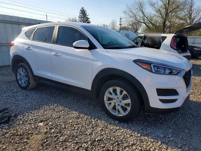 2020 HYUNDAI TUCSON SE  