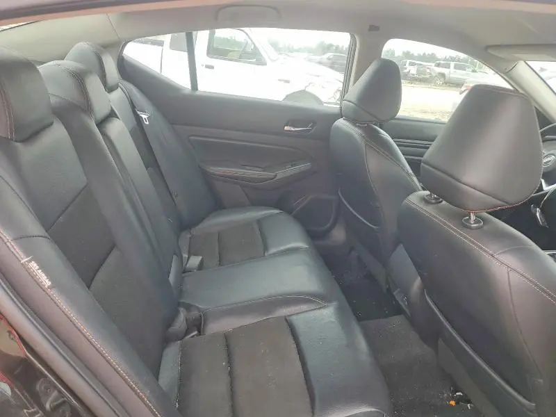 2021 NISSAN ALTIMA SR  