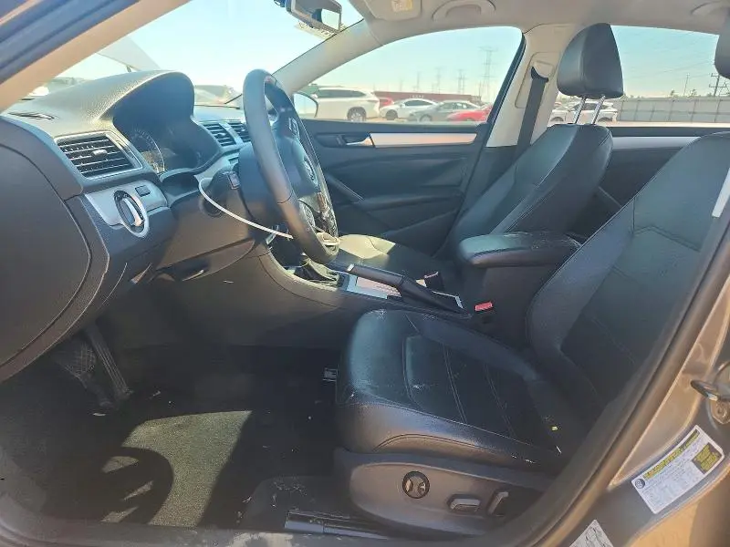 2012 VOLKSWAGEN PASSAT SE  