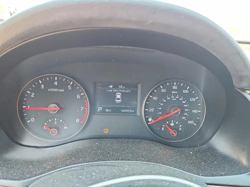 2018 KIA CADENZA PREMIUM  