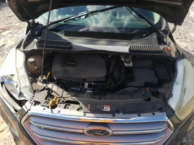 2017 FORD ESCAPE SE  