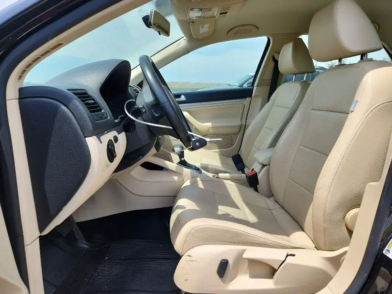 2010 VOLKSWAGEN JETTA LIMITED  