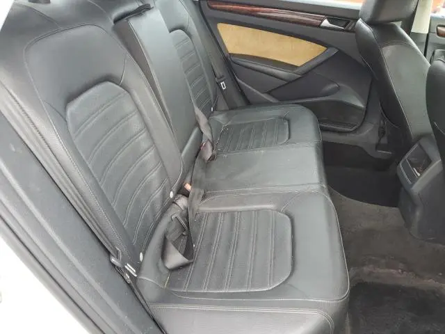 2012 VOLKSWAGEN PASSAT SEL