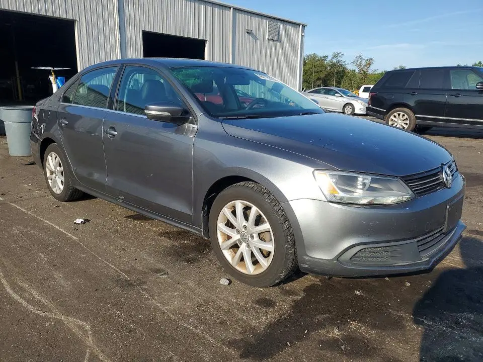 2014 VOLKSWAGEN JETTA SE  