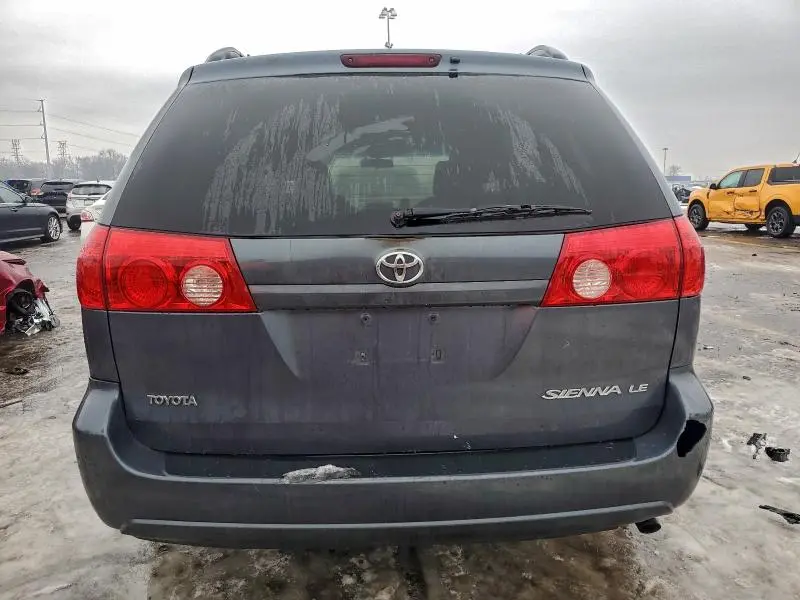2010 TOYOTA SIENNA CE  