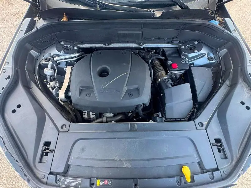2019 VOLVO XC90 T6 MOMENTUM  