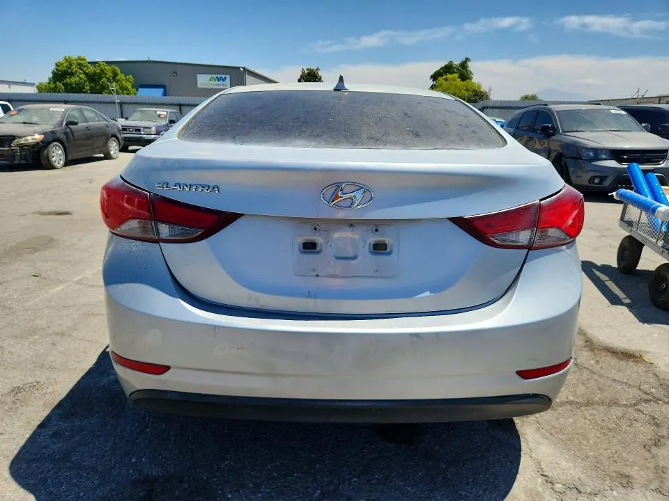 2014 HYUNDAI ELANTRA SE  